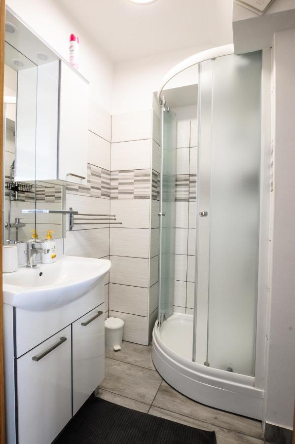 Bellevue Molet Apartments كوبر المظهر الخارجي الصورة